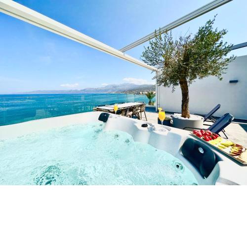 Skipper Beachfront Suites