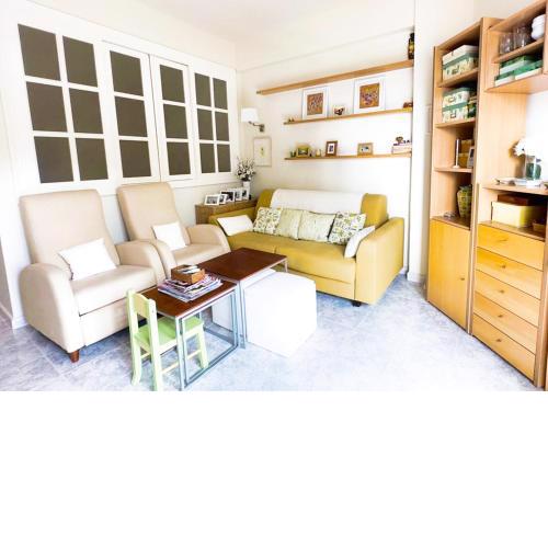 Skol 123. Great Studio for Holiday Rentals on the Beachfront.