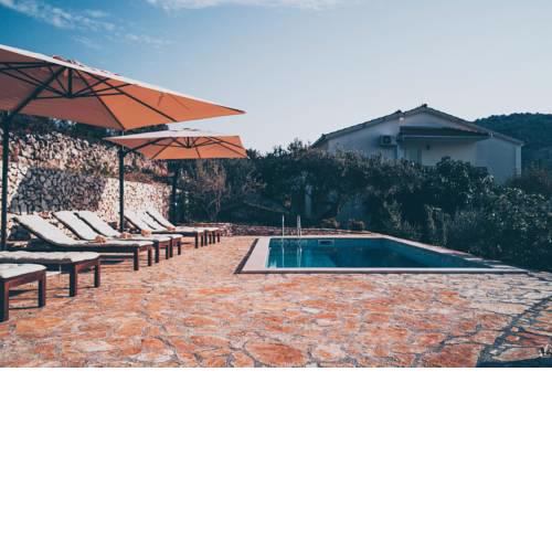 Skoro Residence