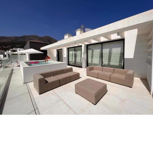 Sky Villa.Private pool.Brand-new
