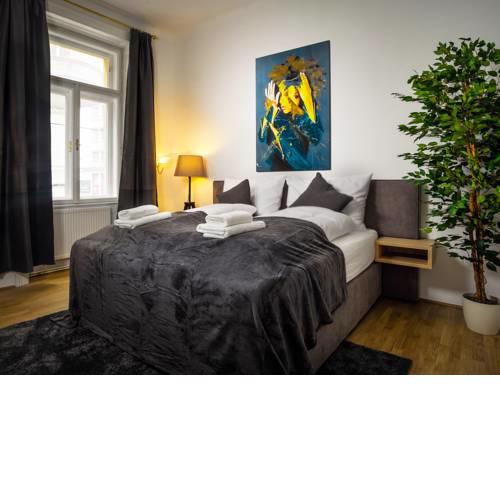 SKY9 Apartments City Center