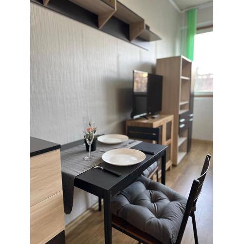 Skyway Apartment by LMG