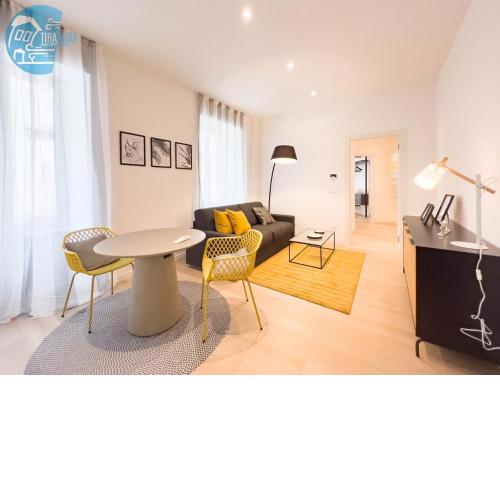 Slataper 11 Tirabora Short Rent