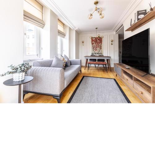 Sleek Flat 6 min to Istiklal Ave in Beyoglu