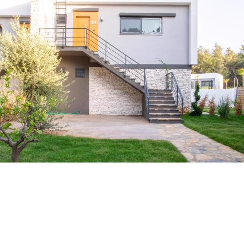 Sleek Flat w Garden 5 min to Beach in Milas