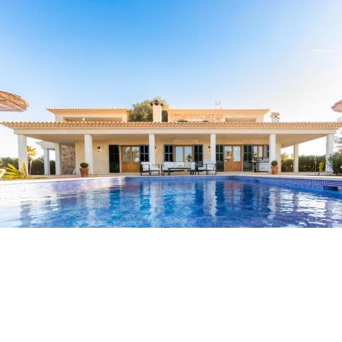 Sleeps 12, Pool, Firepit & Forest. Near Muro Beach