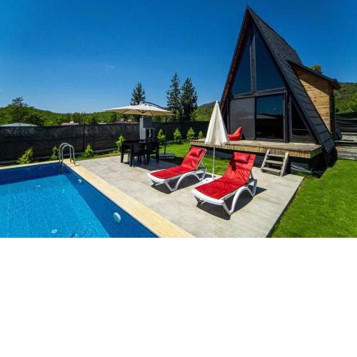 Sleeps 2, Honeymoon Concept Bungalow with Pool - AWZ 248