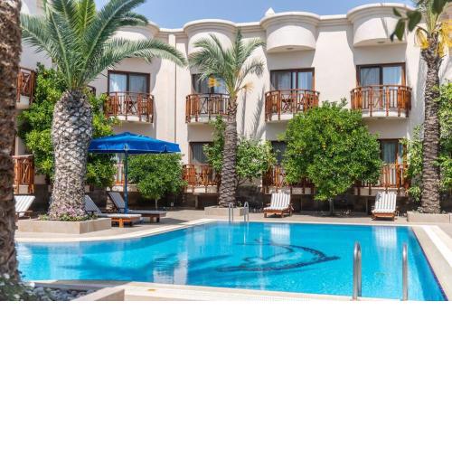 Sleeps 2, Shared Pool Apartment - AWZ 304, 1
