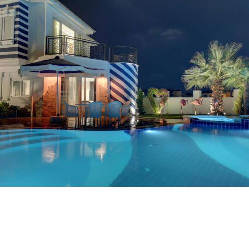 Sleeps 6, Modern Luxury Villa - AWZ 290
