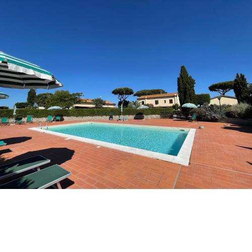 Small cottage with aircon, private terrace and garden - 2000m from the beach by ToscanaTour
