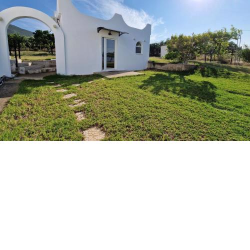 Small house 50 m from the beach