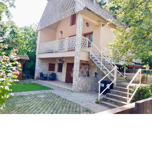 Small Lake Apartman