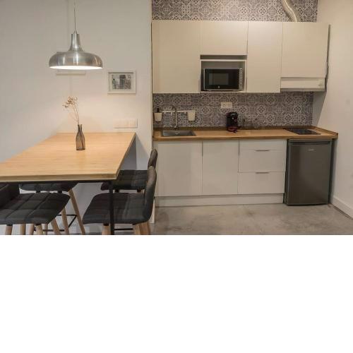 Small loft well connected-bajo2
