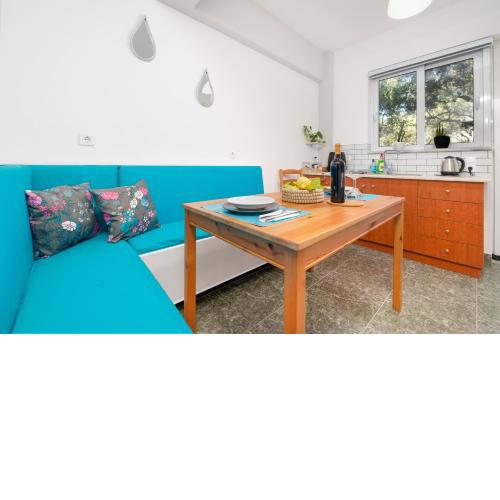 Small Patak House