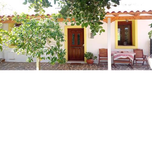 Small Villa Gerani