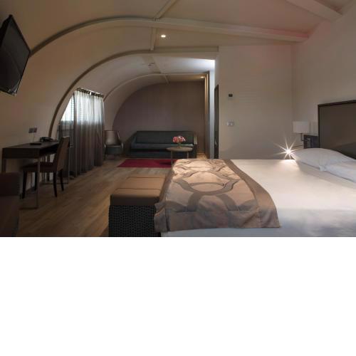 Smart Hotel Holiday