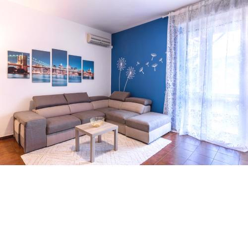 Smemoralda [Metro M1 200 mt] Spazioso Trilo con terrazzo