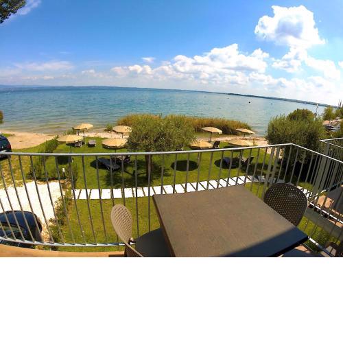 Smeraldo dip Villa Canneto