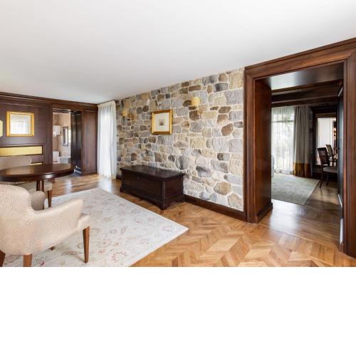 Snug holiday home in Castel San Pietro Terme with hot tub