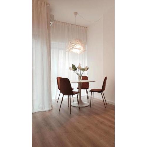 So Fine Petruzzelli flat