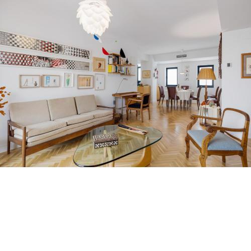 SOHO 2 bedrooms apt NEXT TO THE BEACH