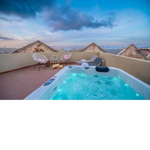 Solis Maisonette with jacuzzi!!