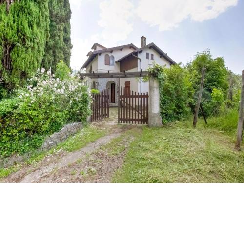 Soothing villa in Fivizzano with a private garden
