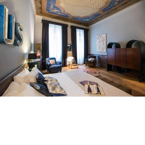 Soprarno Suites