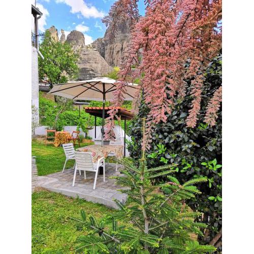 Sotiris Idyllic Garden House