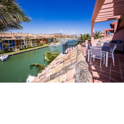 Sotogrande Marina 2 Bed Penthouse W. Large Terrace