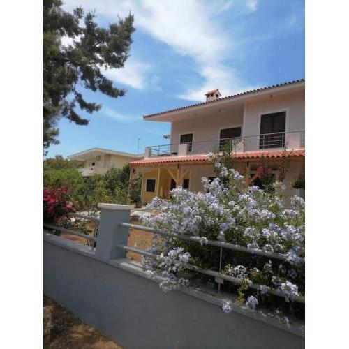 Sounio , Garden house