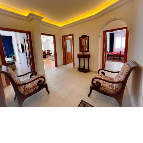 Spacious 120 sqm 4 rooms Beach - 7 min!