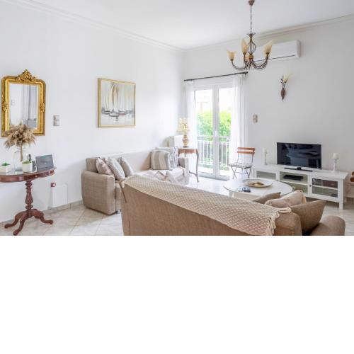 Spacious 2 bedroom apartment at Glifada
