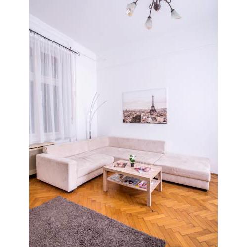 Spacious 3-Bedroom Apartment next to Parliament
