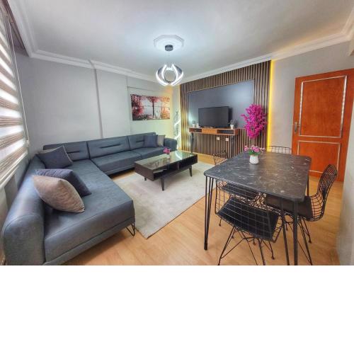 Spacious 3br Retreat Modern Comfort