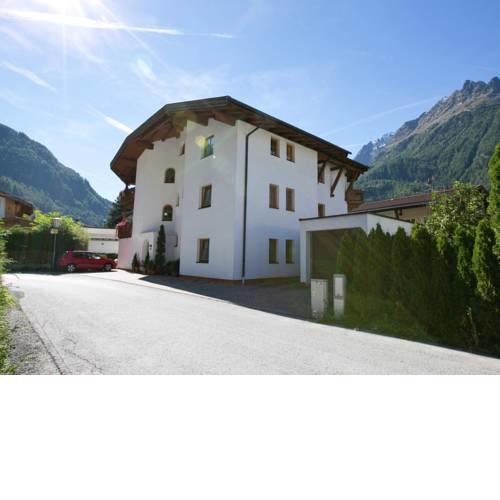 Spacious and comfortable apartment with atmosphere in Langenfeld