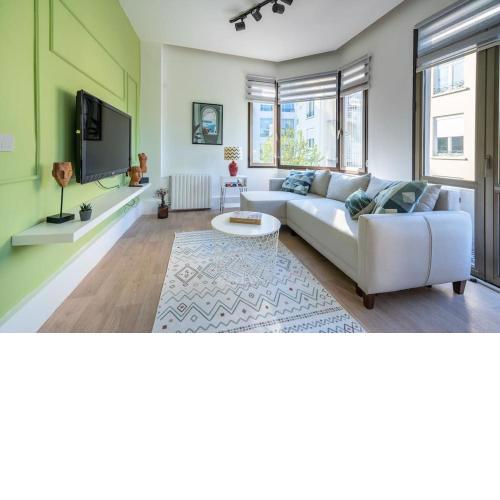 Spacious and Peaceful Flat in Cihangir, Wi Fi, 3Br