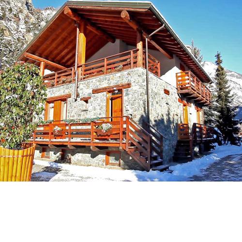 Spacious Apartment in Antey Saint Andr near Ski Lift