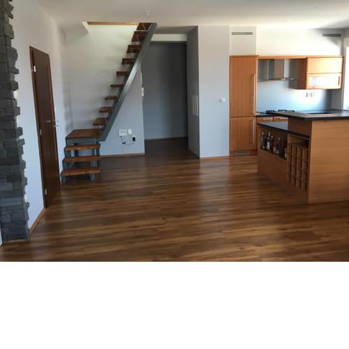 Spacious Apartment in Town Centre