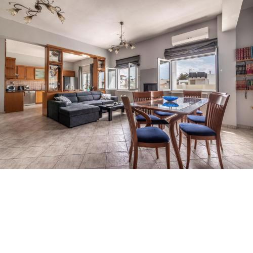 Spacious Apartment near Downtown
