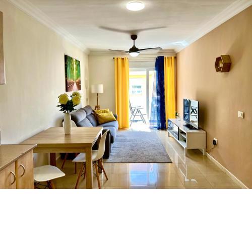 Spacious apartment near the beach in Playa San Juan