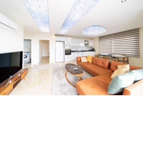Spacious Apartment with Sea View in Alanya