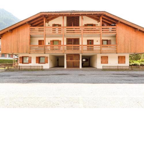 Spacious Chalet with Garden near Ski Area in Tyrol
