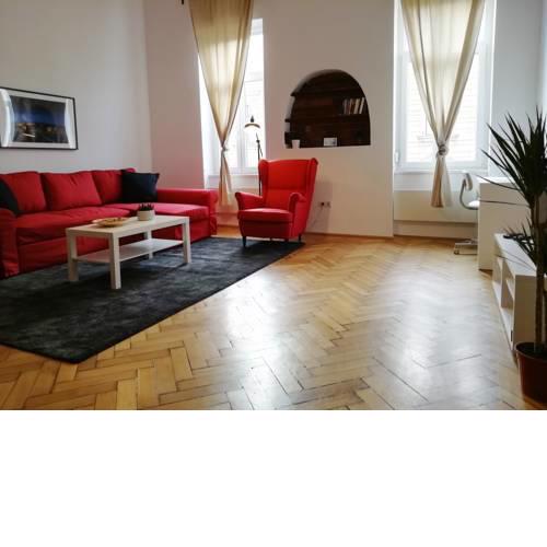 Spacious Characteristic apartment @ Oktogon