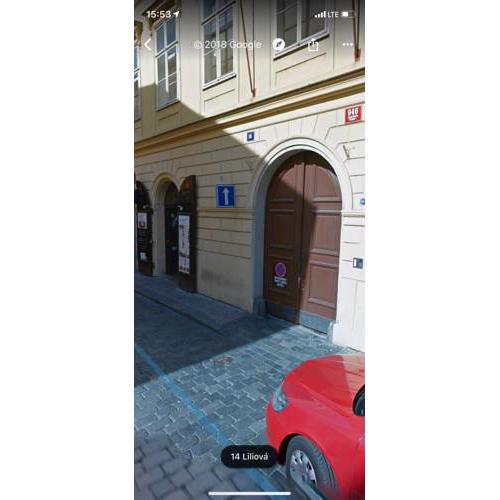 Spacious Charles Bridge Apt in the HEART of Prague