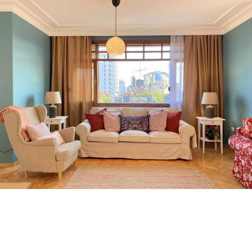 Spacious Duplex Flat near Bagdat Street