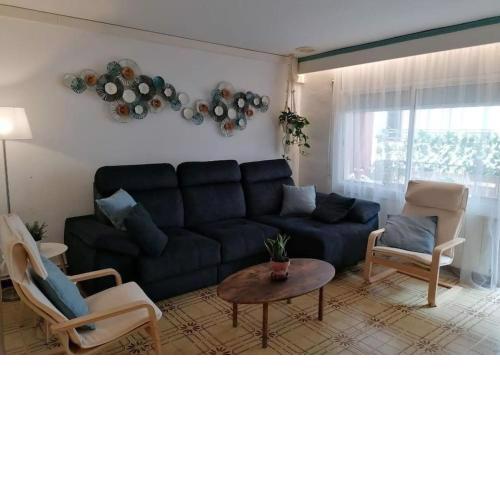 Spacious family flat centrally located.