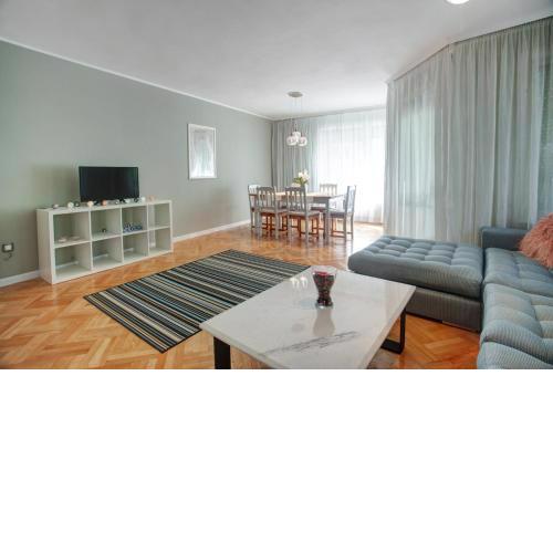 Spacious flat close to the American Embassy