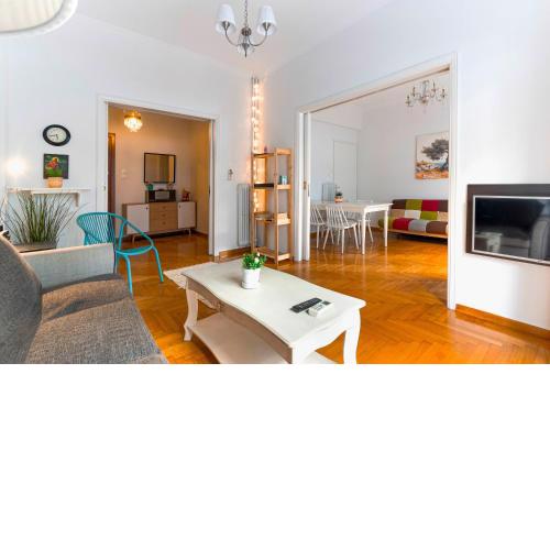 Spacious Flat in Exarcheia next to park