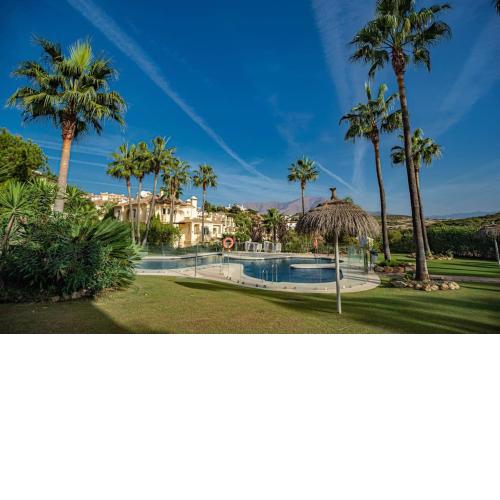 Spacious ground floor apartment in Casares Costa